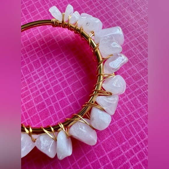 New Natural Brazilian Frosty Snow White Quartz Crystal Gold Tone Hoop Earrings - Picture 6 of 9